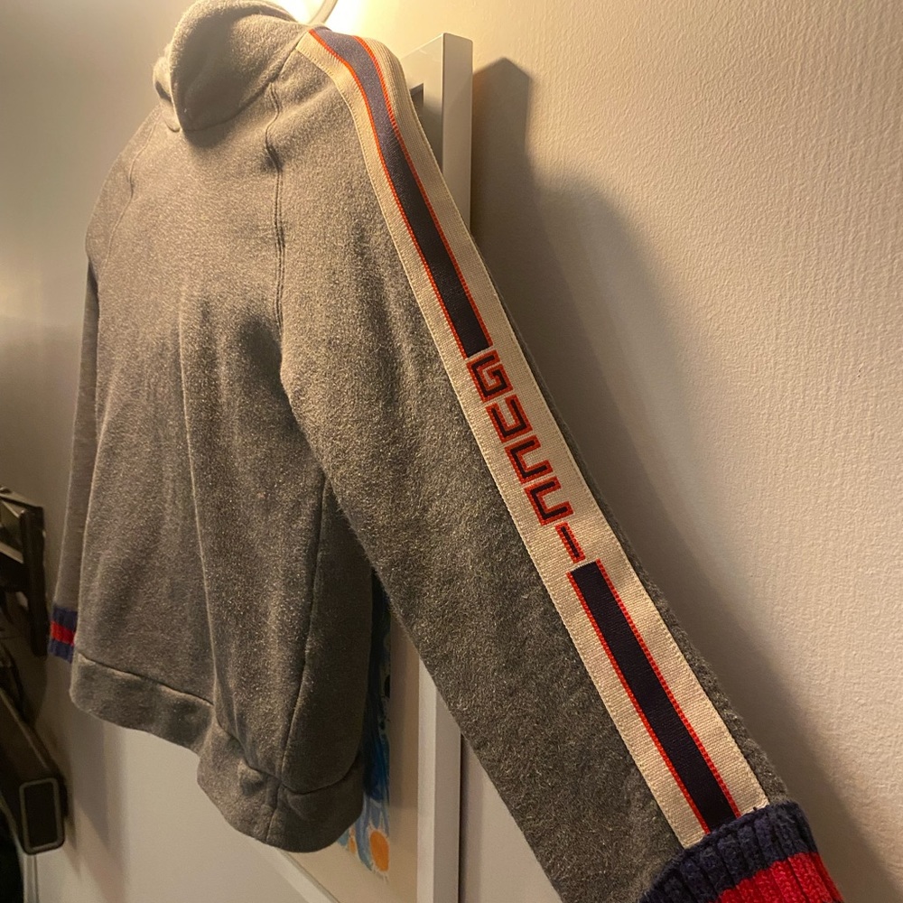Kids GUCCI Grey Striped Hoodie - Size 8